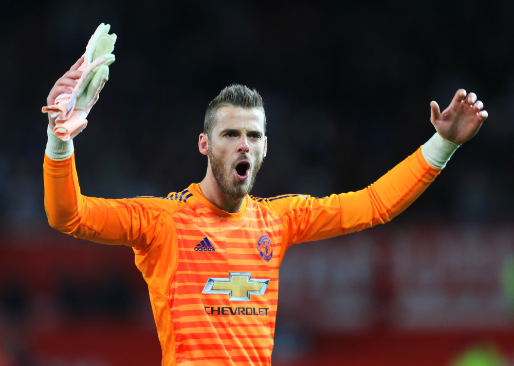  曼联队长马奎尔指挥防线固若金汤