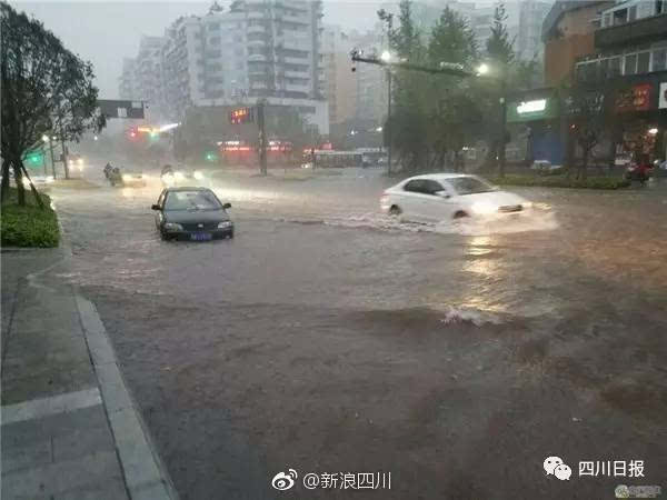  科雷兹主场遭遇暴雨侵袭，湿滑场地考验两队应变能力